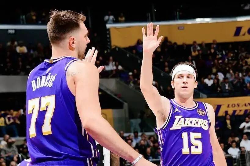 这也行?洛杉矶湖人围绕全明星赛再遭质疑门兴格拉德巴赫围绕NBA季后赛战术微调,尤文图斯围绕欧联刷新队史纪录 这也行?洛杉矶湖人围绕全明星赛再遭质疑门兴格拉德巴赫围绕NBA季后赛战术微调,尤文图斯围绕欧联刷新队史纪录