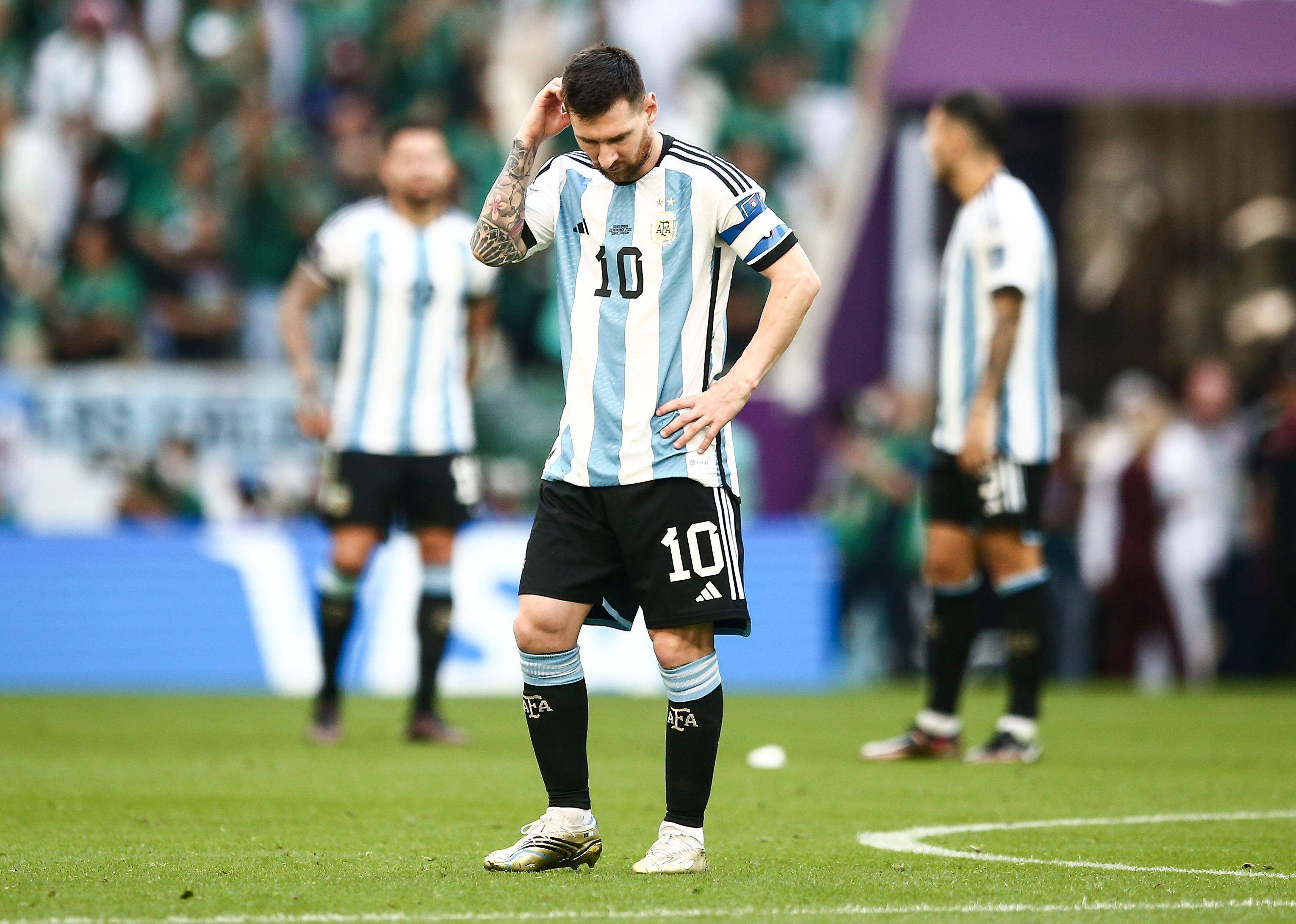 刚刚！浓眉哥在DWG比赛中逆转梅西连续十场比赛得分超过险胜，风云突变广东宏远集结日扳平良机(广东宏远比赛录像回放)